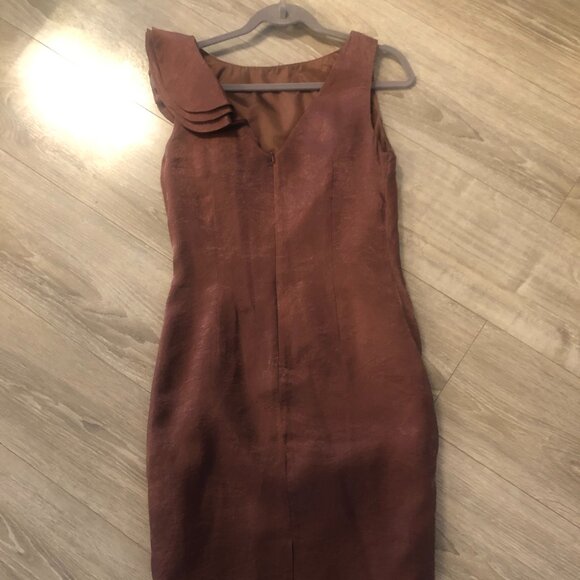 Elegant Adrianna Papell sheath dress. Size 4 - Picture 2 of 7